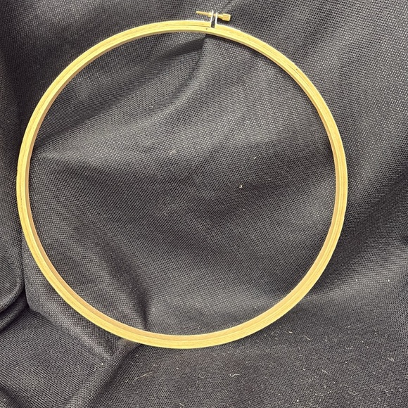Twelve 12” embroidery hoops - Picture 2 of 4